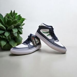 Airwalk Men's Grind Lace Sneakers in White, Blue and Green Size 12. NWT!